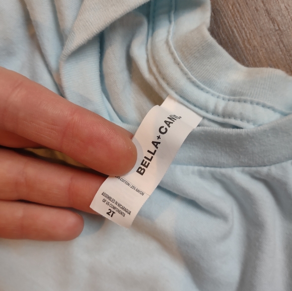 bundle of 3 2T t shirts like new - Picture 3 of 5